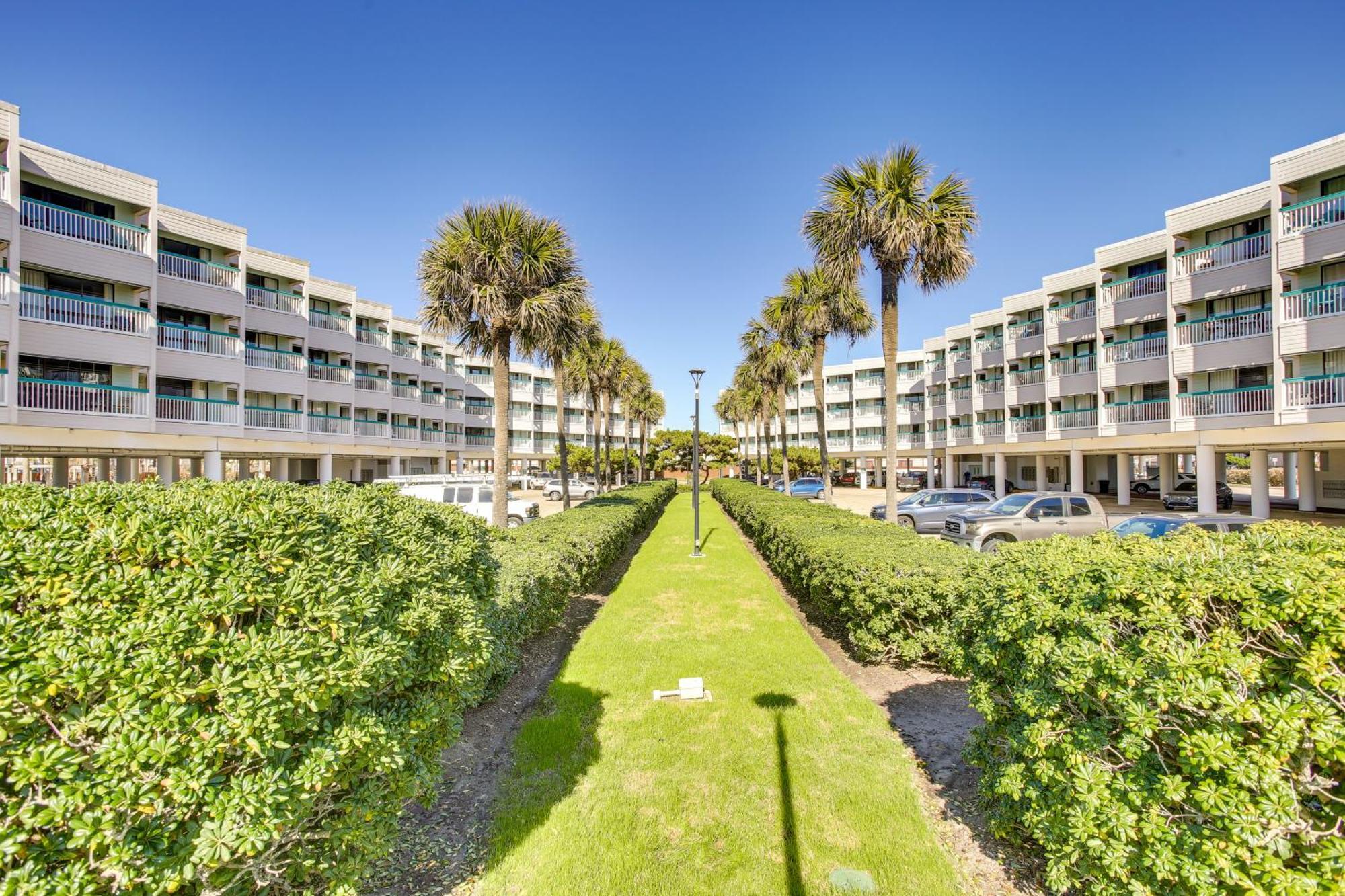 Galveston Retreat With Balcony And Gulf Views! Apartment Bagian luar foto